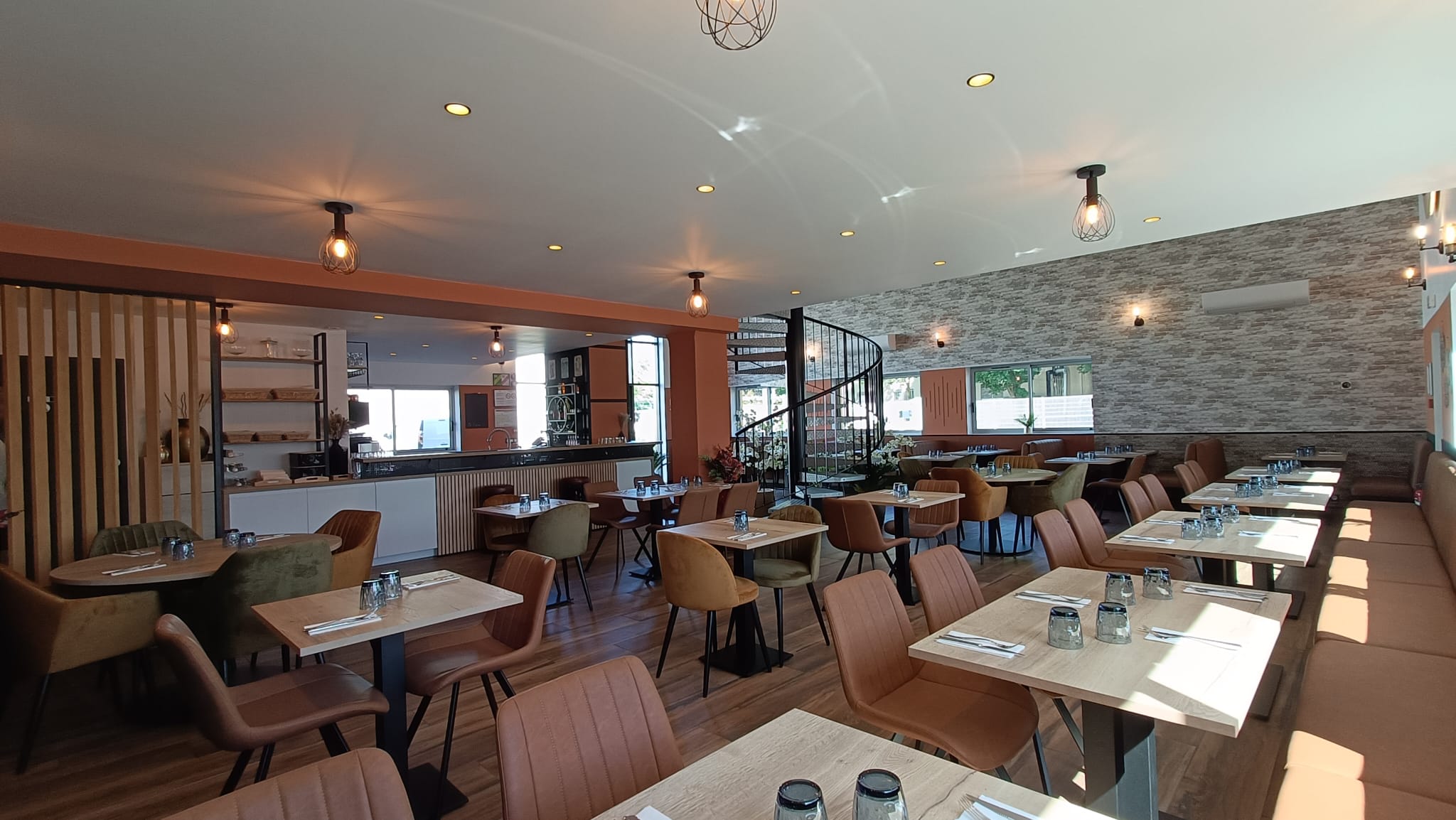 Esprit bistrot convivial au restaurant La Mellina aux Mureaux